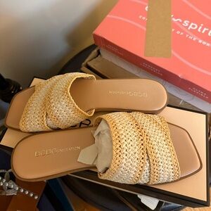 New nib BCBGeneration Women's Tan Woven Sandals sz 7